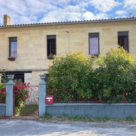 Appartement Les Jardins D'Ispahan à Prignac-et-Marcamps Extérieur photo