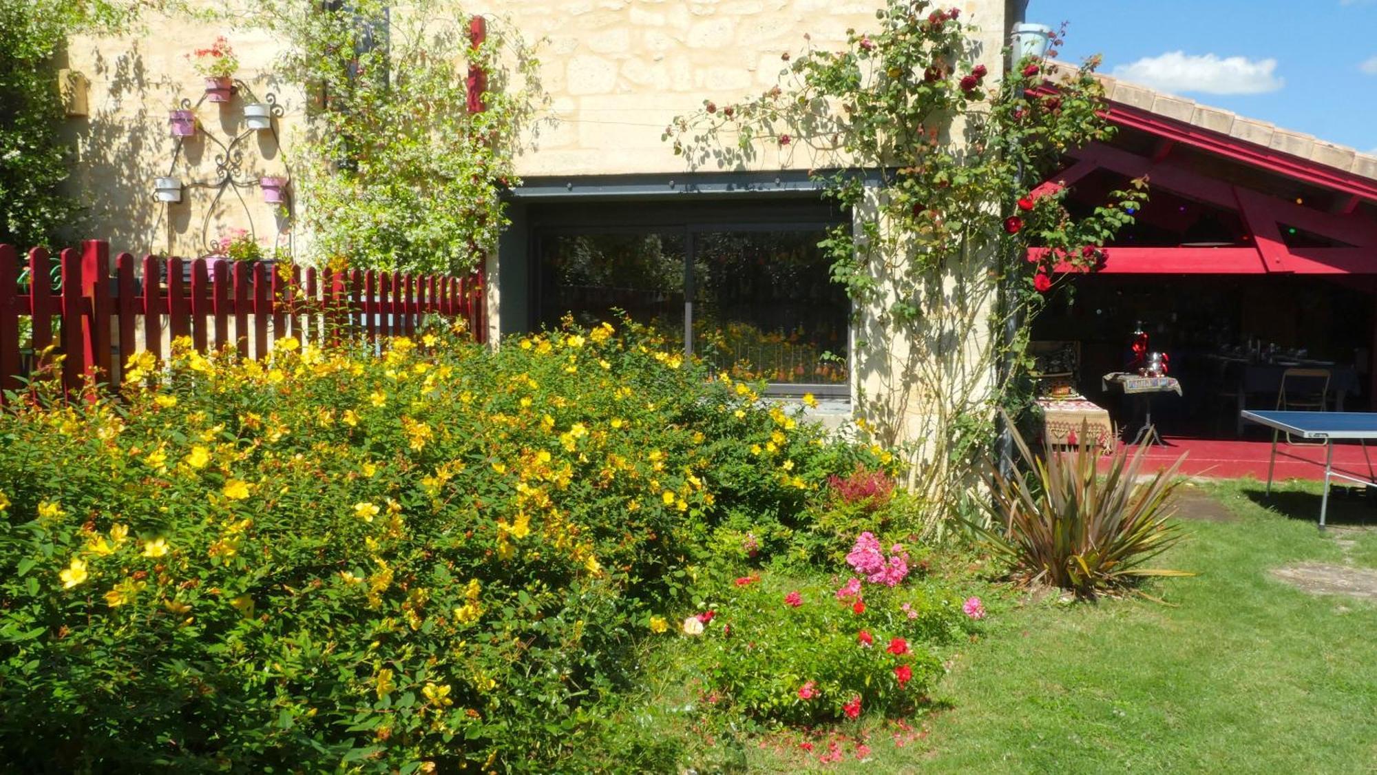 Appartement Les Jardins D'Ispahan à Prignac-et-Marcamps Extérieur photo